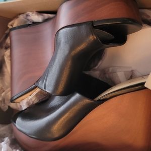 Jessica Simpson Black Leather Platform Sandals 9